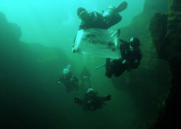 Mergulhadores durante viagem de mergulho para Rifaina com a Captain Dive.